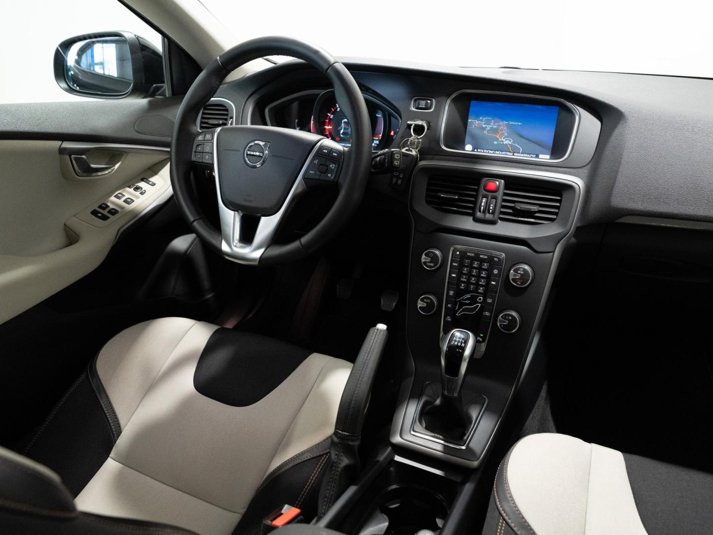 Volvo V40 Cross Country 2.0 T3 Cross Country