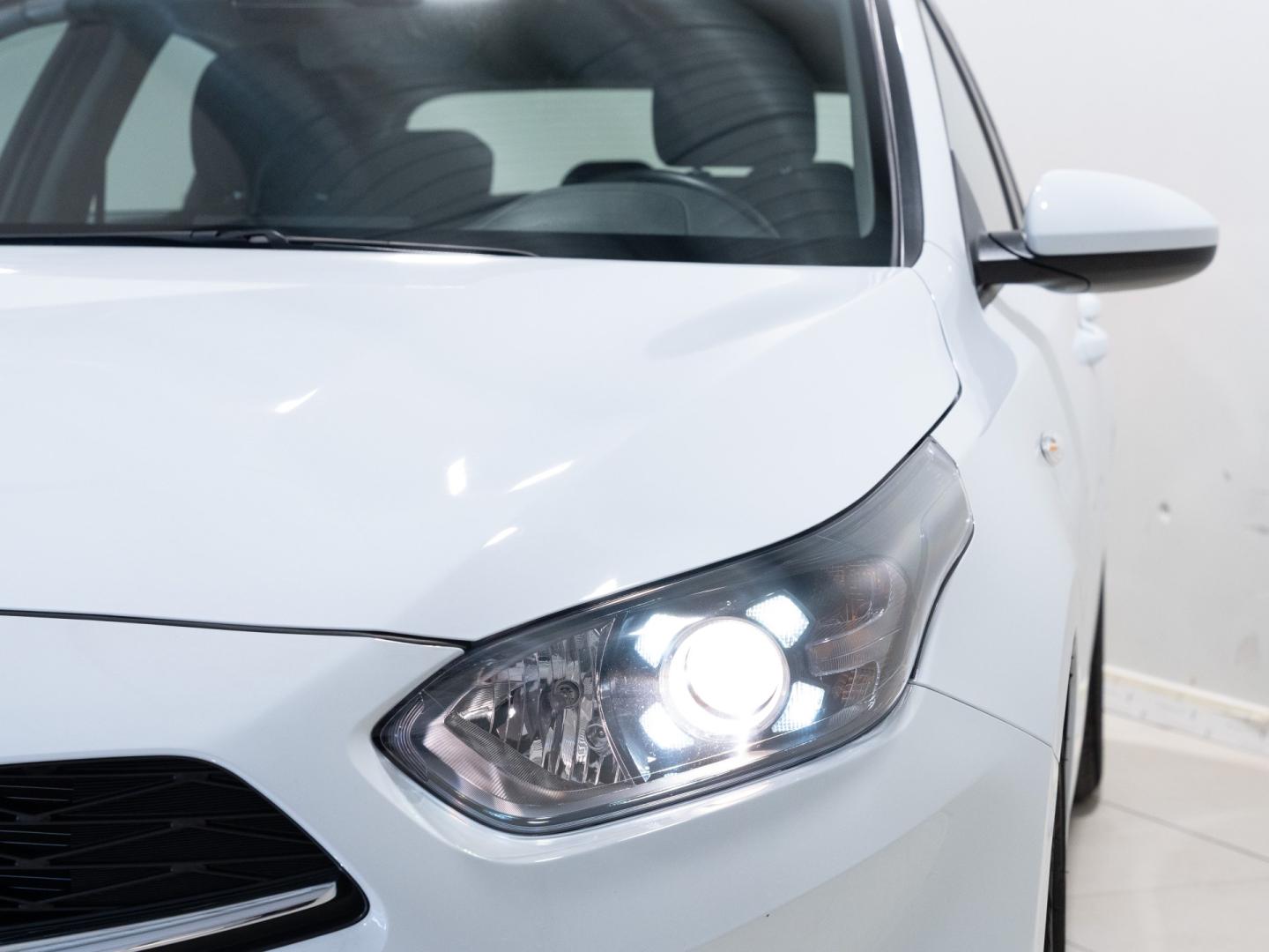 Kia Ceed 1.0 T-GDi 74kW (100CV)) Concept