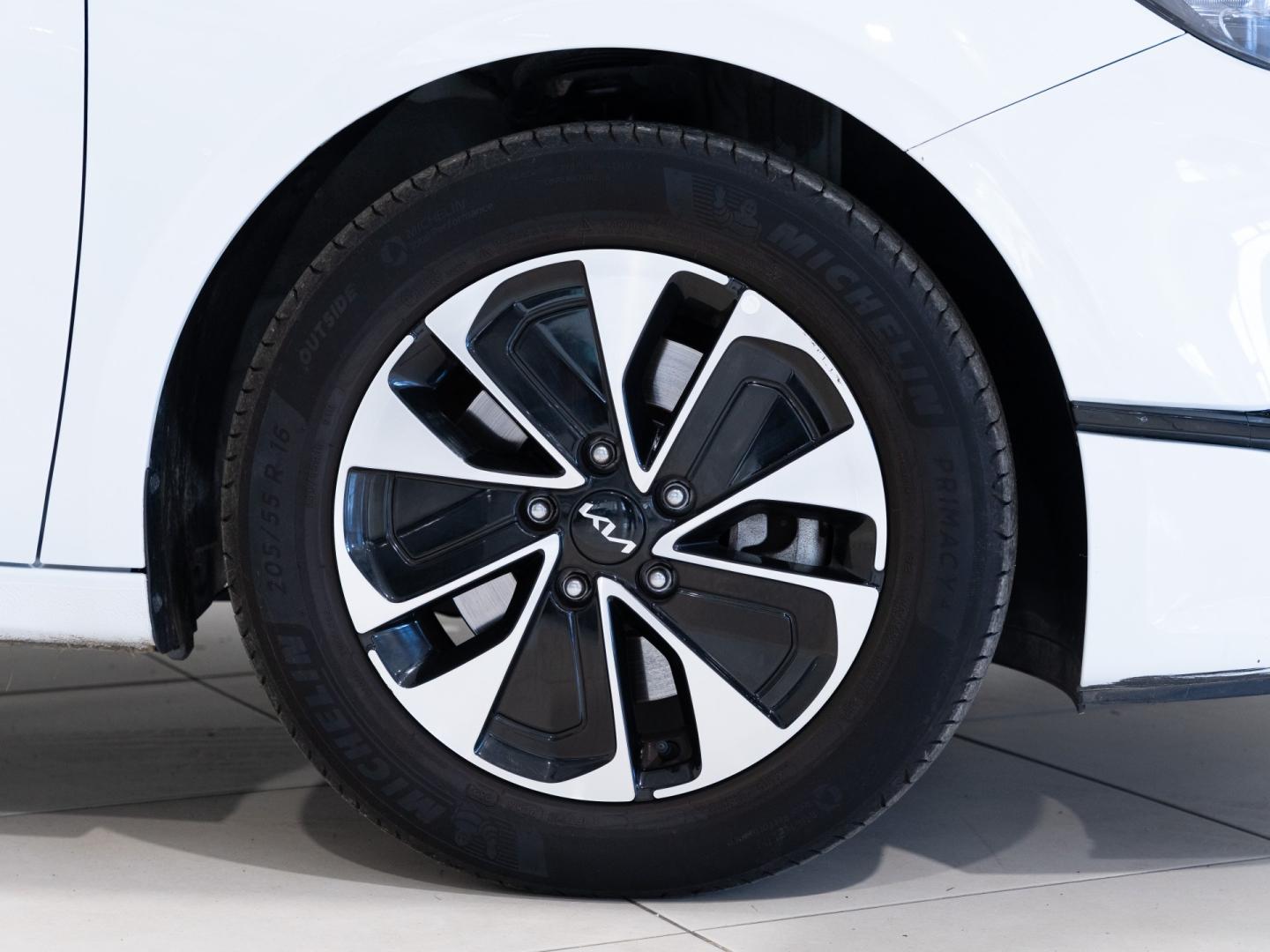 Kia Ceed 1.0 T-GDi 74kW (100CV)) Concept