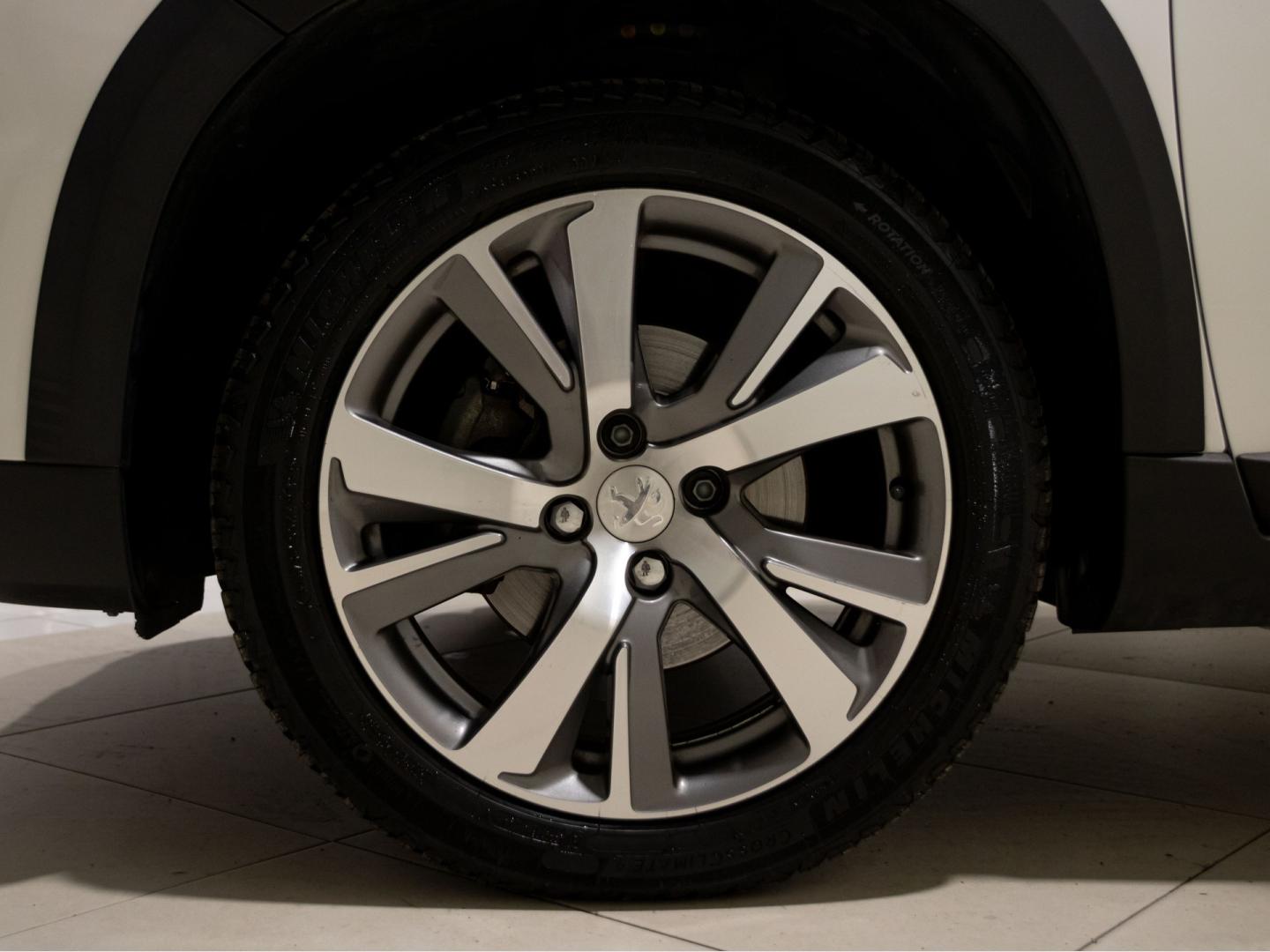 Peugeot 2008 Allure 1.6 BlueHDi 73KW (100CV)