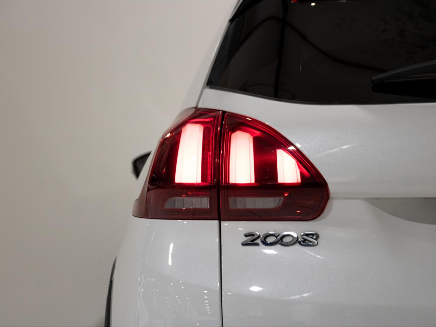 Peugeot 2008 Allure 1.6 BlueHDi 73KW (100CV)