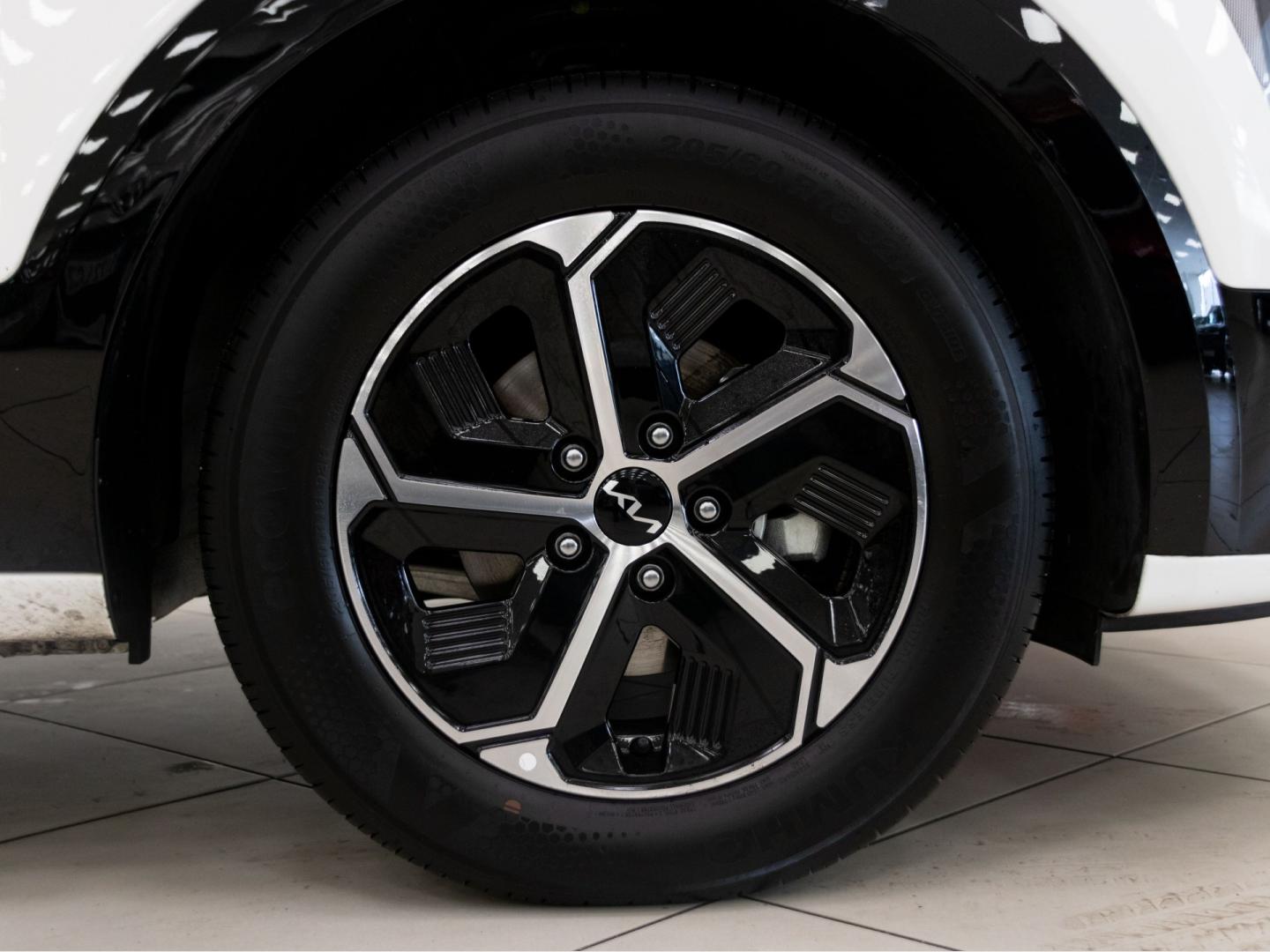 Kia Niro 1.6 GDi HEV 104kW (141CV) Drive