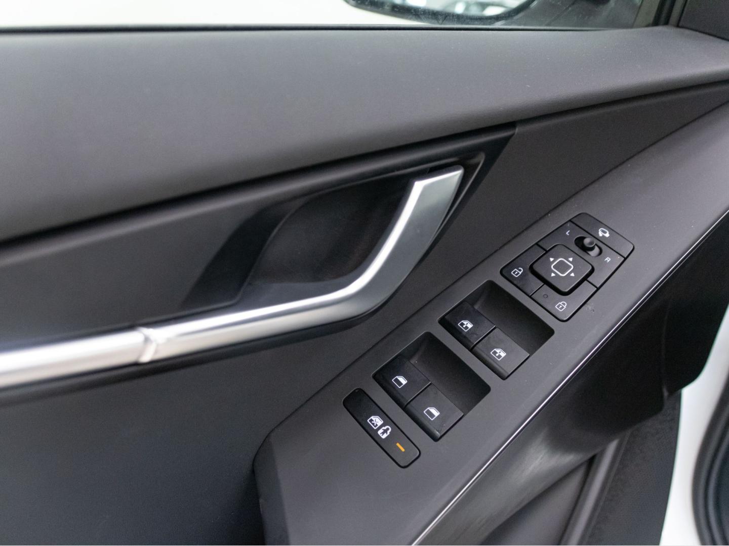 Kia Niro 1.6 GDi HEV 104kW (141CV) Drive
