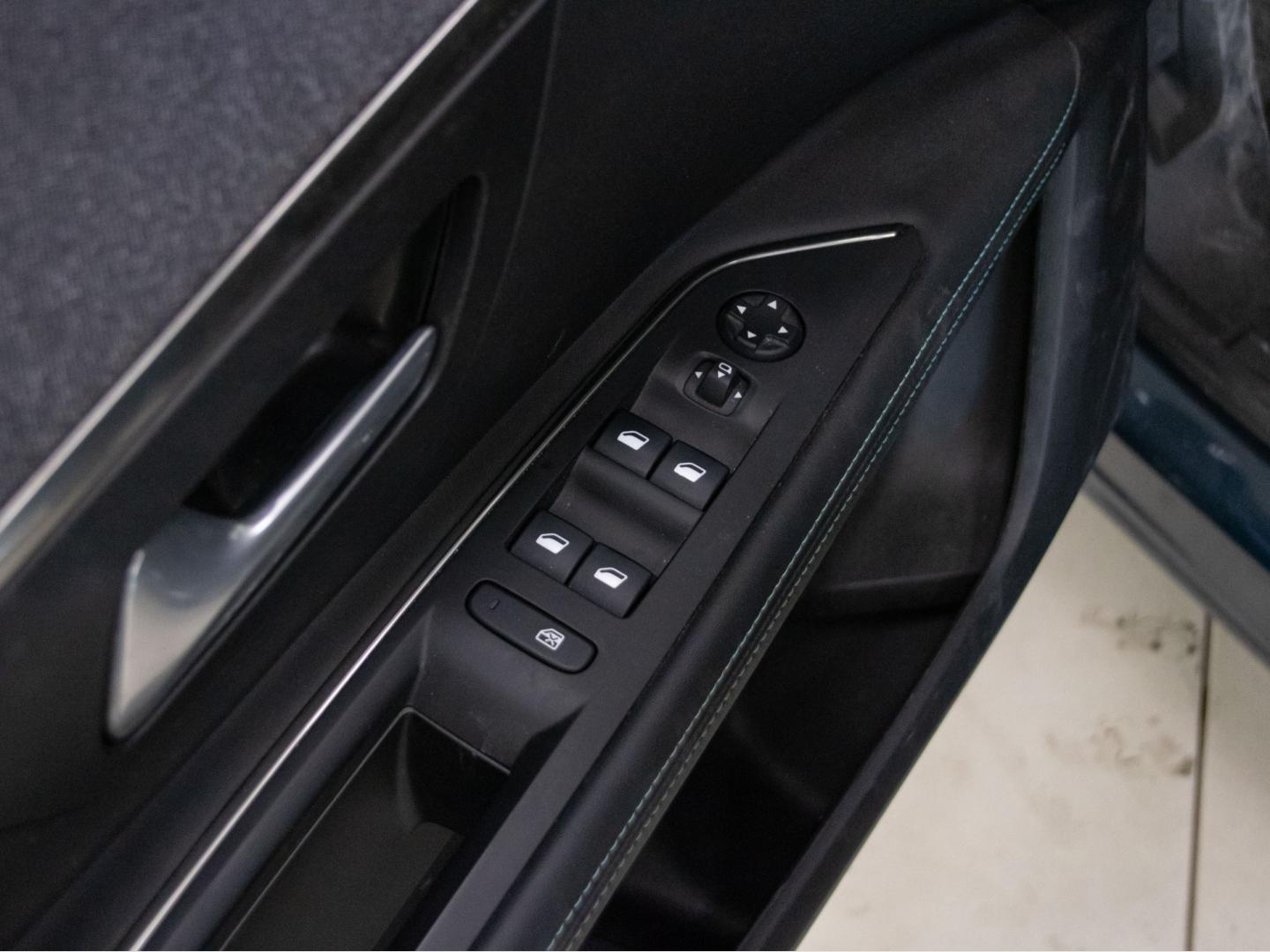 Peugeot 3008 Plug-in Hybrid 225 e-EAT8 Allure Pack