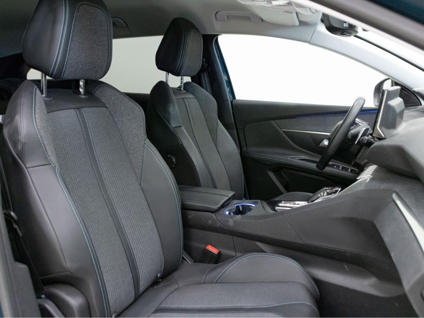 Peugeot 3008 Plug-in Hybrid 225 e-EAT8 Allure Pack