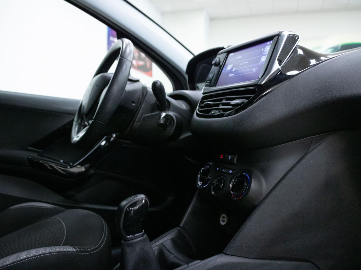 Peugeot 208 5P STYLE 1.2L PureTech 60KW (82CV)
