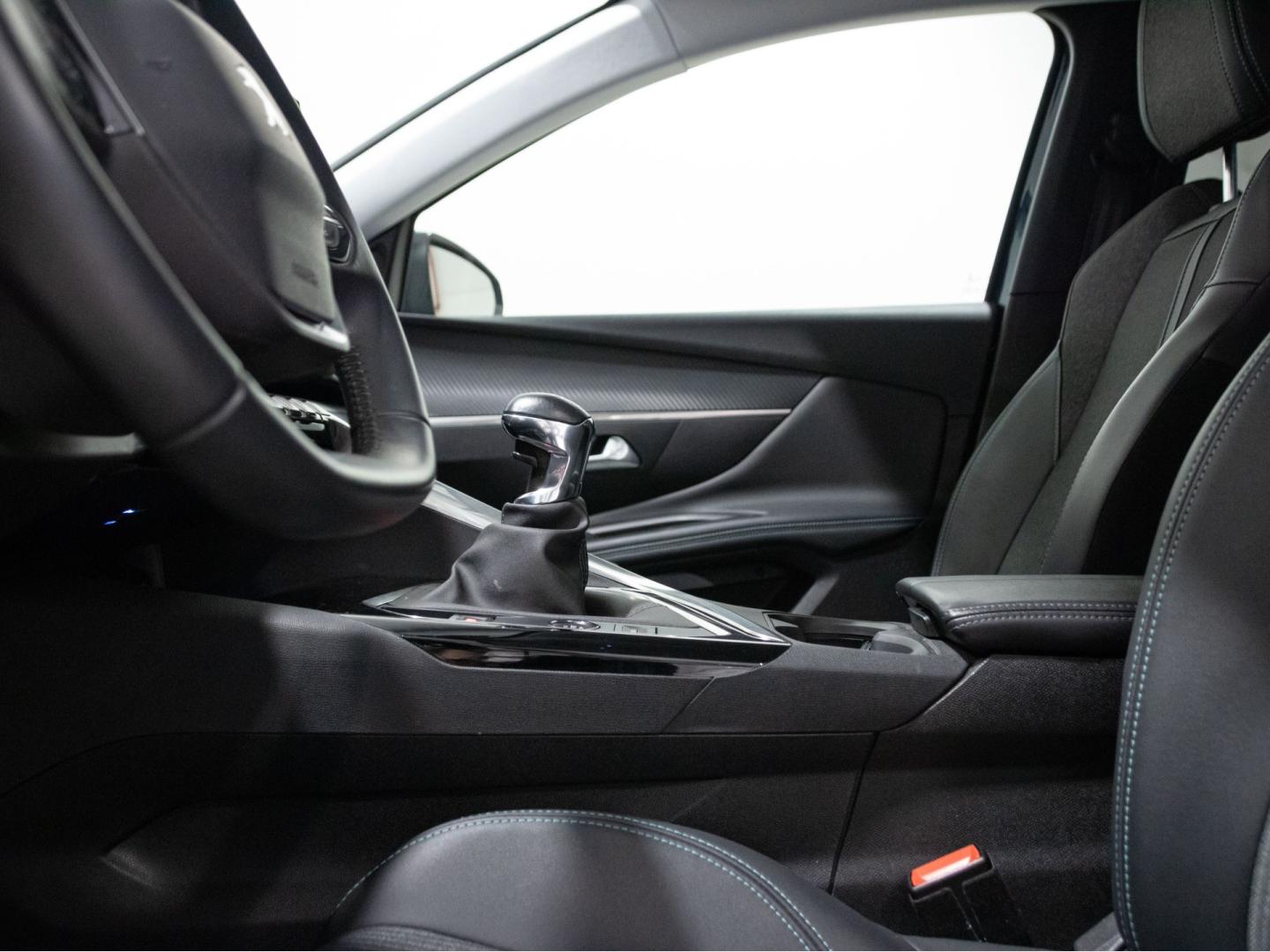 Peugeot 3008 1.2 PureTech 96KW (130CV) S&S Allure