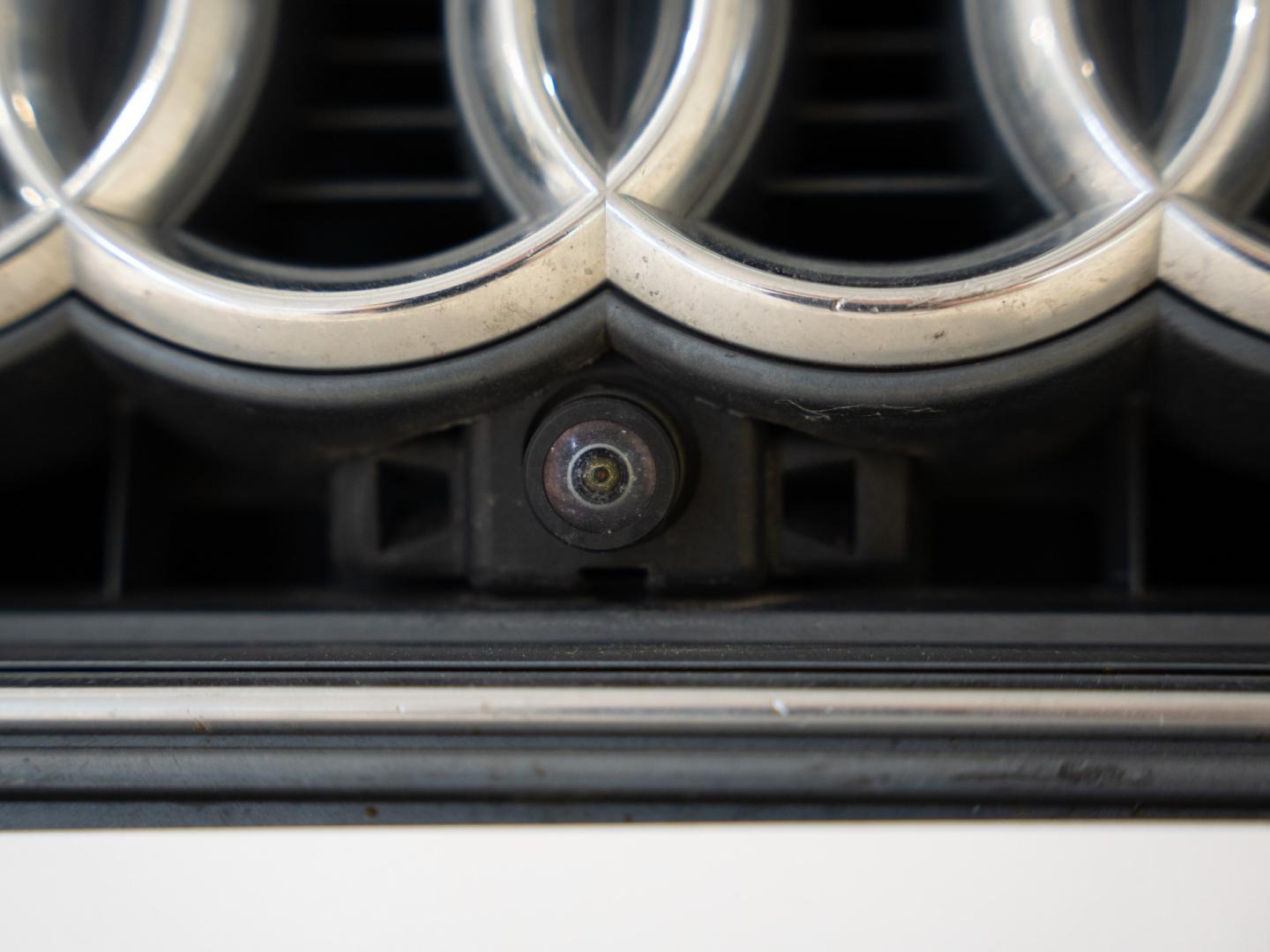 Audi A4 2.0 TDI quattro S tronic S line edition