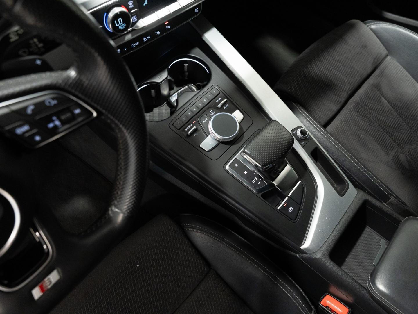 Audi A4 2.0 TDI quattro S tronic S line edition