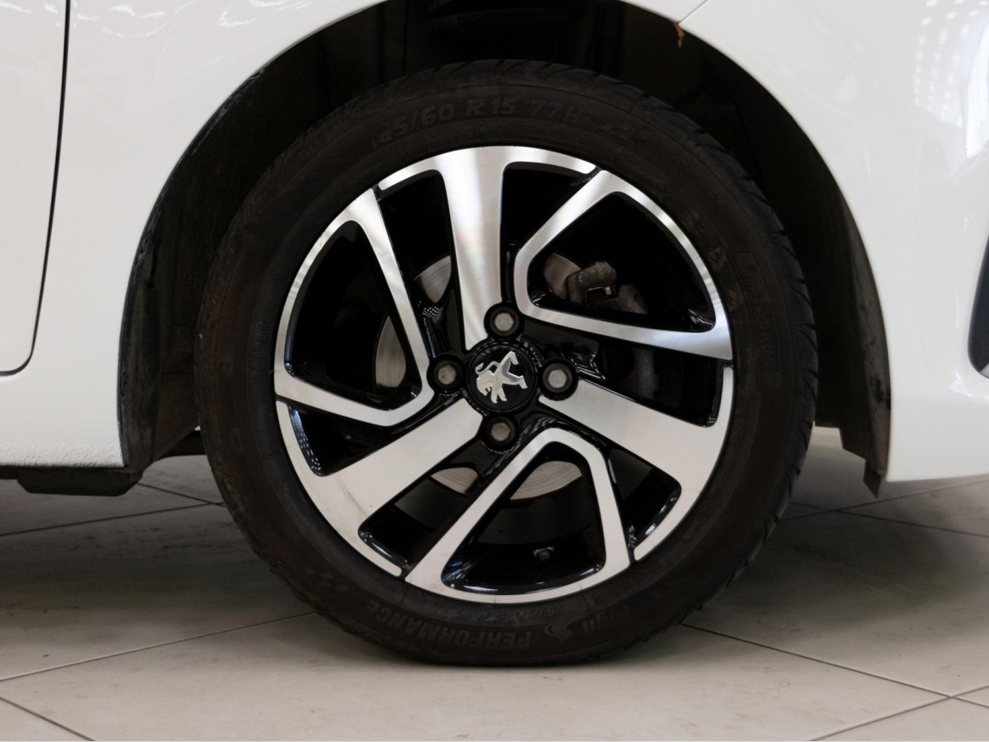 Peugeot 108 1.2 PureTech 60KW (82CV)