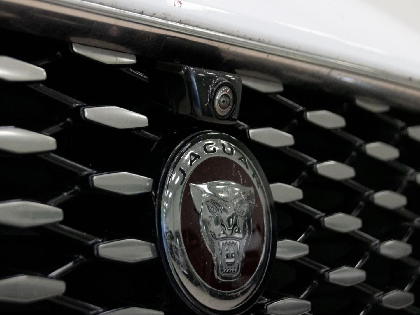 Jaguar E-Pace 1.5P 160PS MHEV Auto