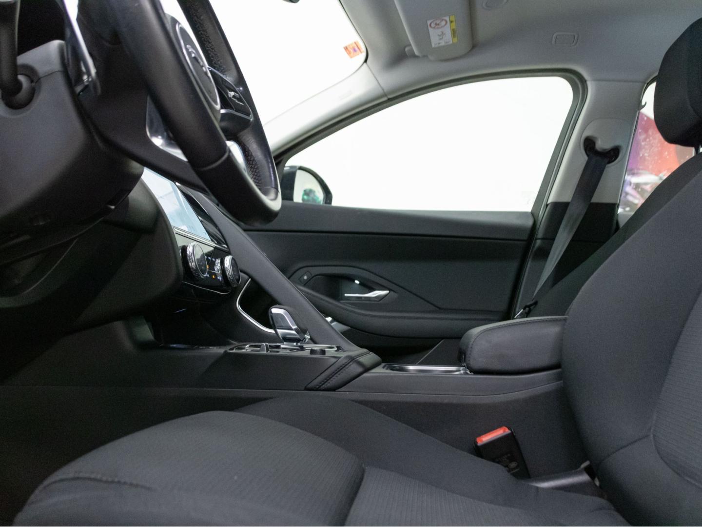 Jaguar E-Pace 1.5P 160PS MHEV Auto