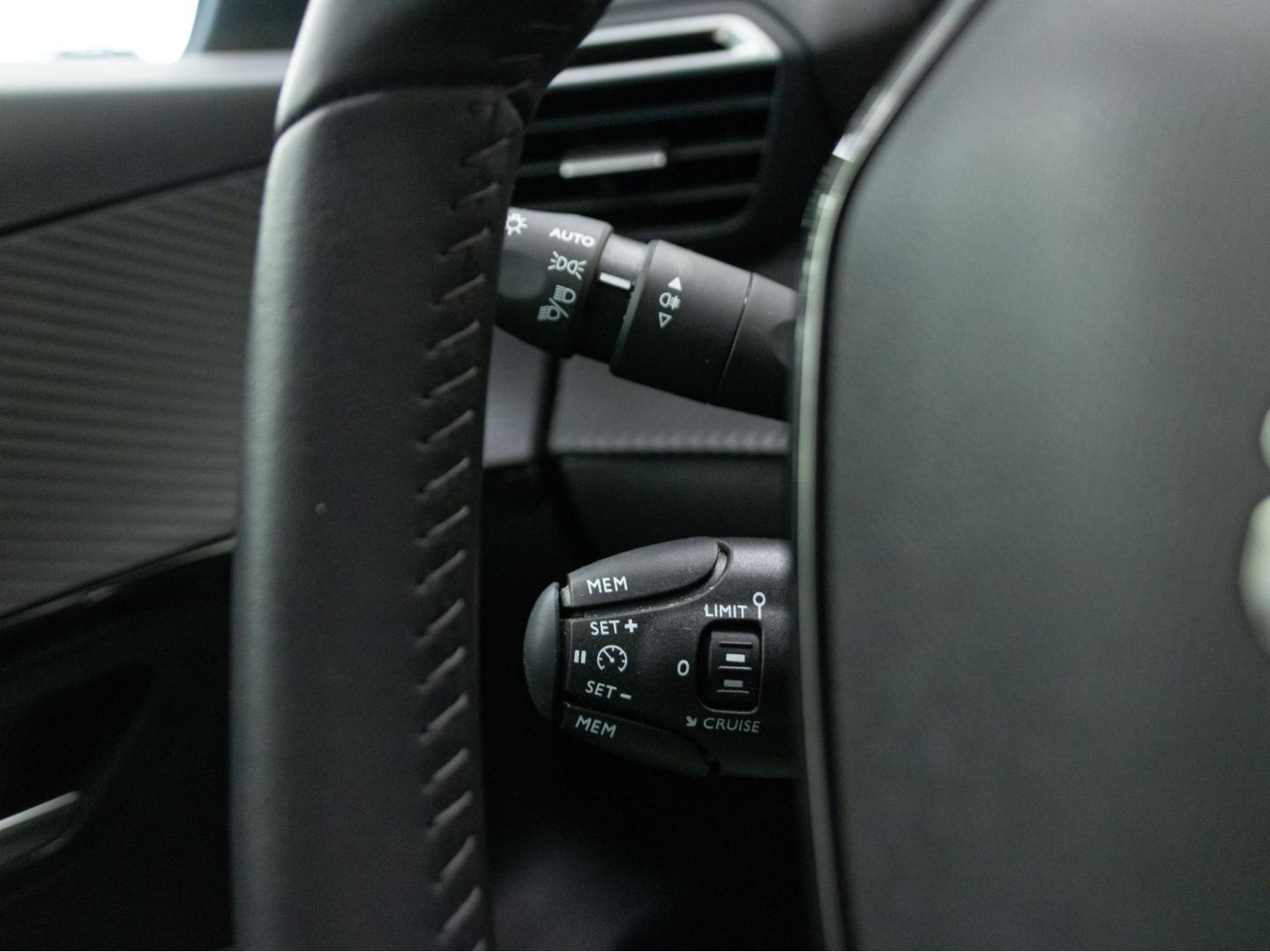 Peugeot 208 BlueHDi 73kW (100CV) Allure