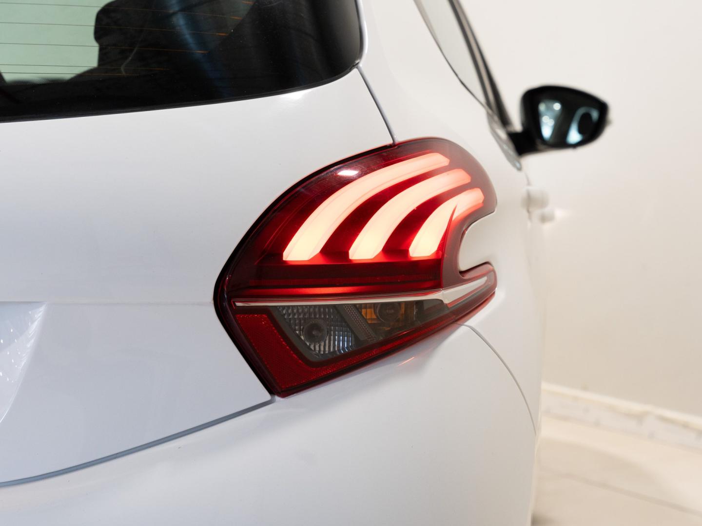 Peugeot 208 BlueHDi 73kW (100CV) Active
