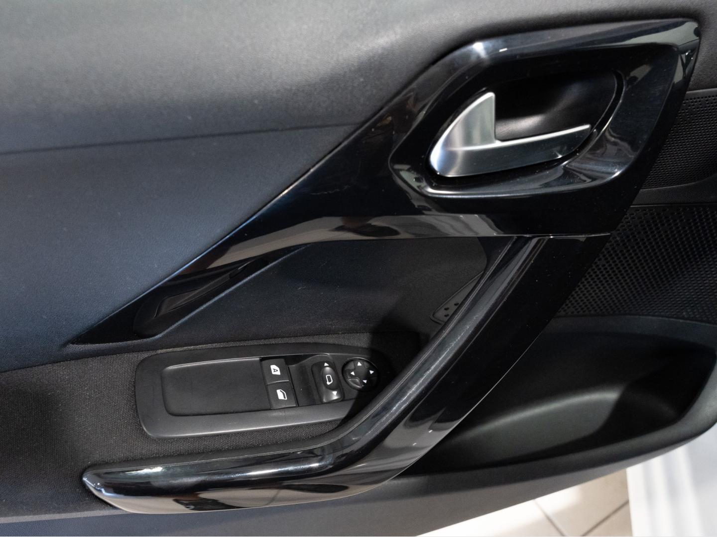 Peugeot 208 BlueHDi 73kW (100CV) Active
