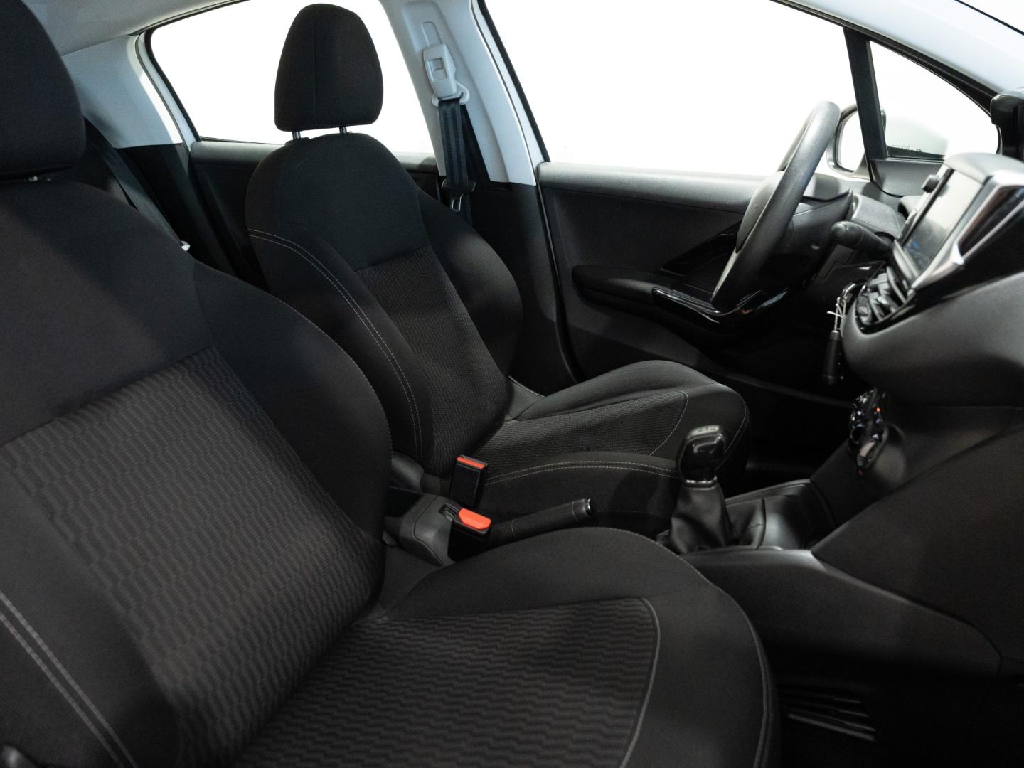 Peugeot 208 BlueHDi 73kW (100CV) Active