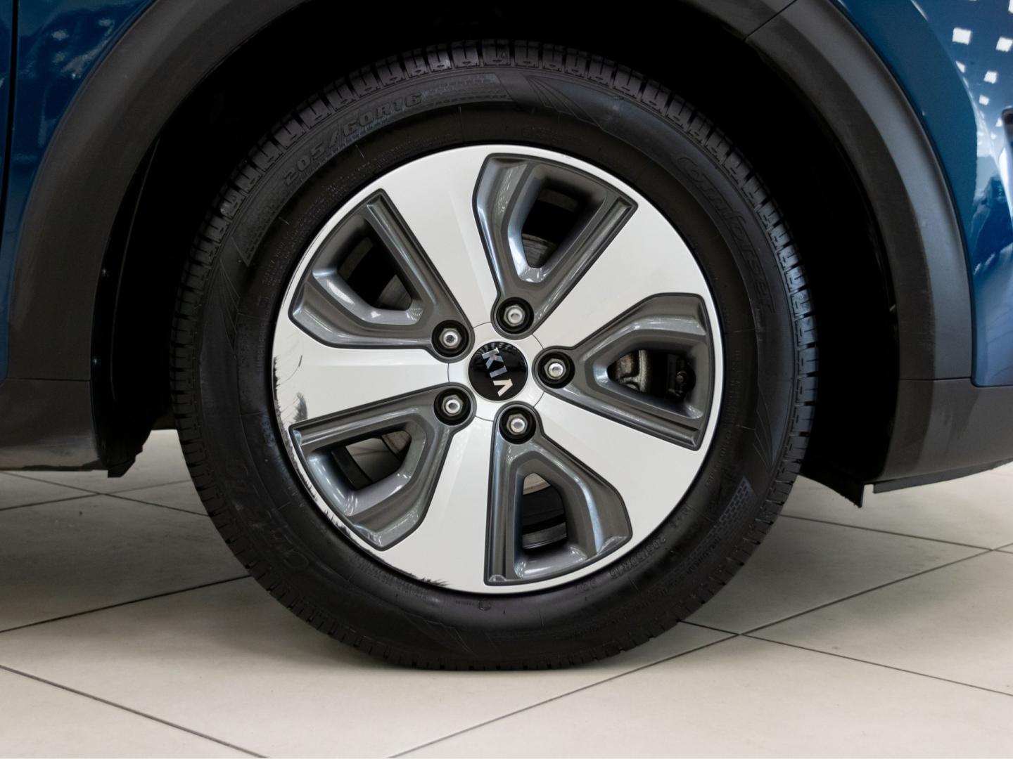 Kia Niro 1.6 GDi HEV 104kW (141CV) Drive