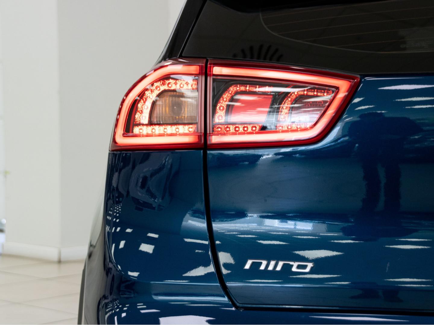 Kia Niro 1.6 GDi HEV 104kW (141CV) Drive