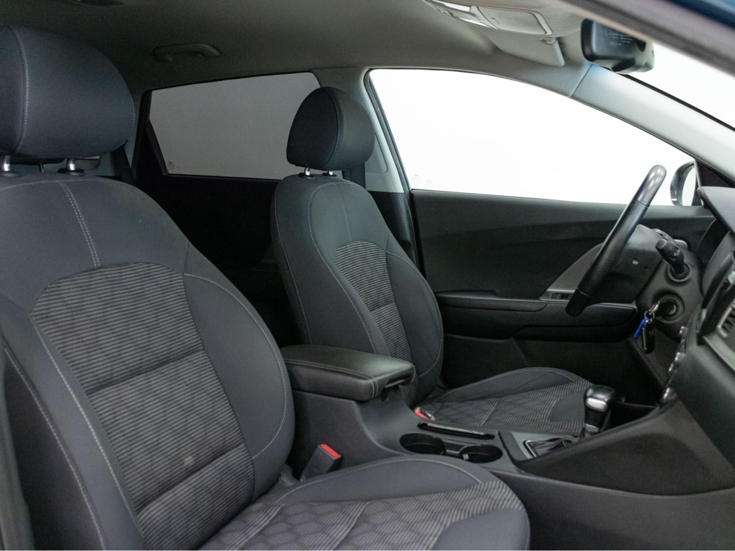 Kia Niro 1.6 GDi HEV 104kW (141CV) Drive