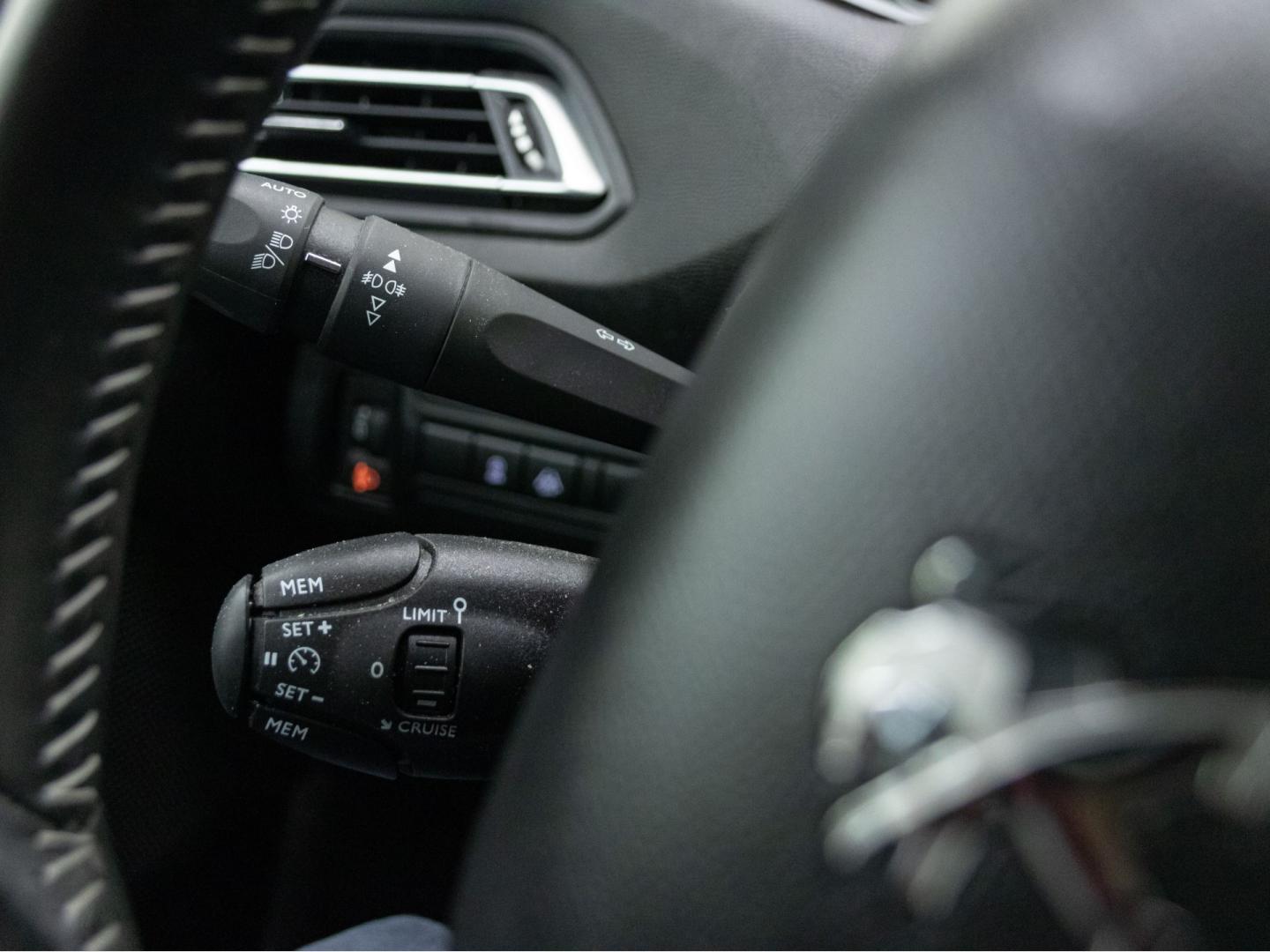 Peugeot 308 5p Style BlueHDi 130 S&S 6 Vel. MAN