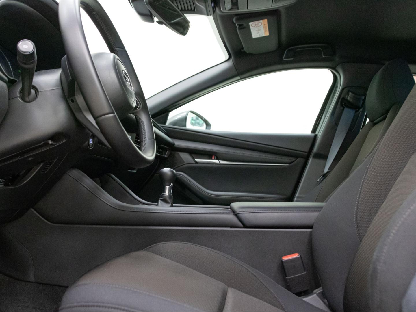 Mazda 3 2.5L e-SKYACTIV G MHEV 103kW (140CV) 6MT FWD Prime-line