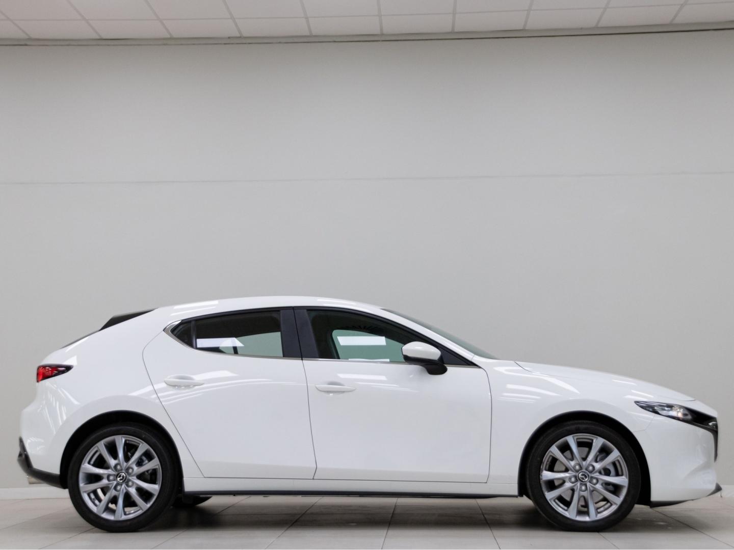 Mazda 3 2.5L e-SKYACTIV G MHEV 103kW (140CV) 6MT FWD Prime-line