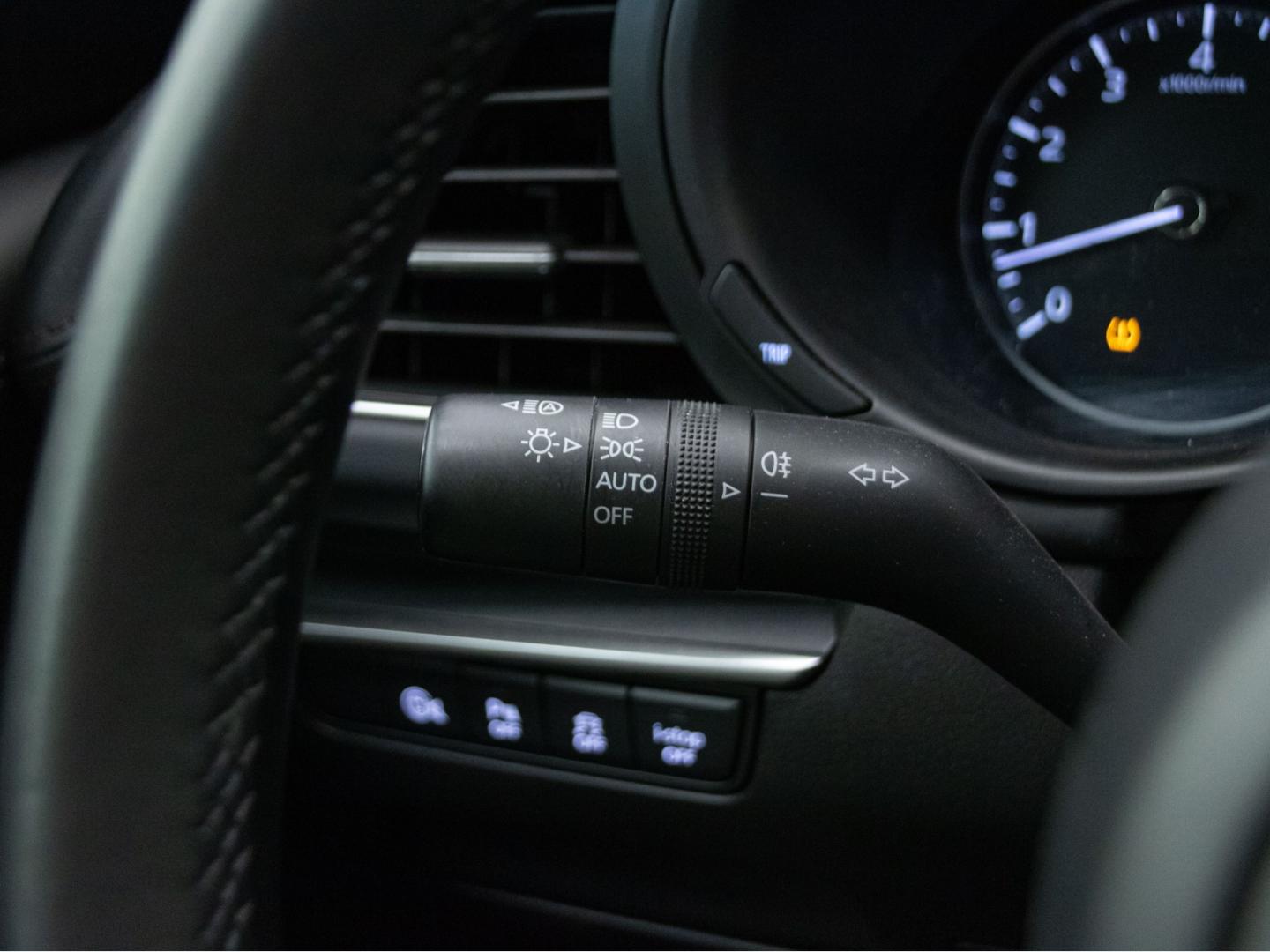 Mazda 3 2.5L e-SKYACTIV G MHEV 103kW (140CV) 6MT FWD Prime-line