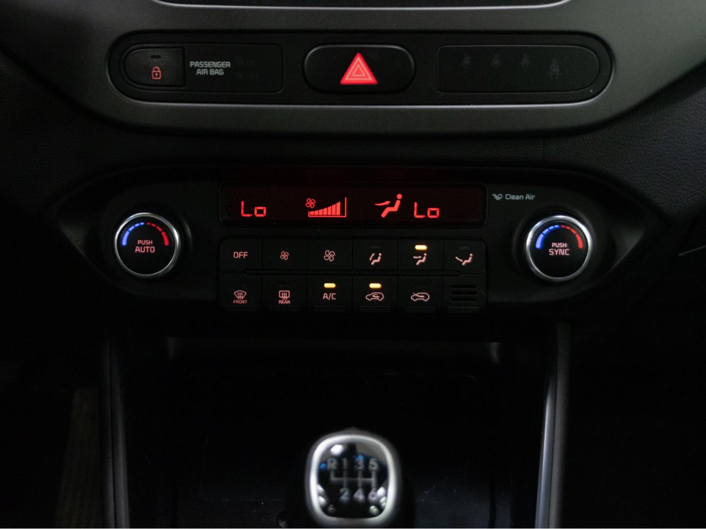 Kia Carens 1.6 GDi 99kW (135CV) Concept
