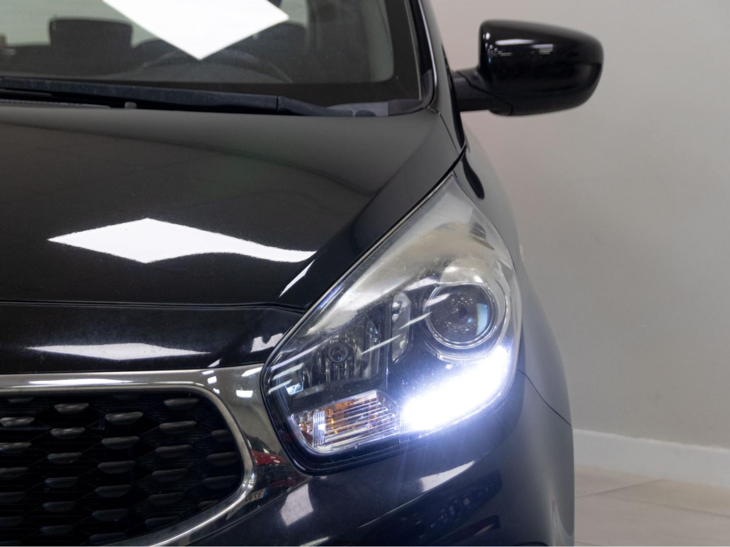 Kia Carens 1.6 GDi 99kW (135CV) Concept