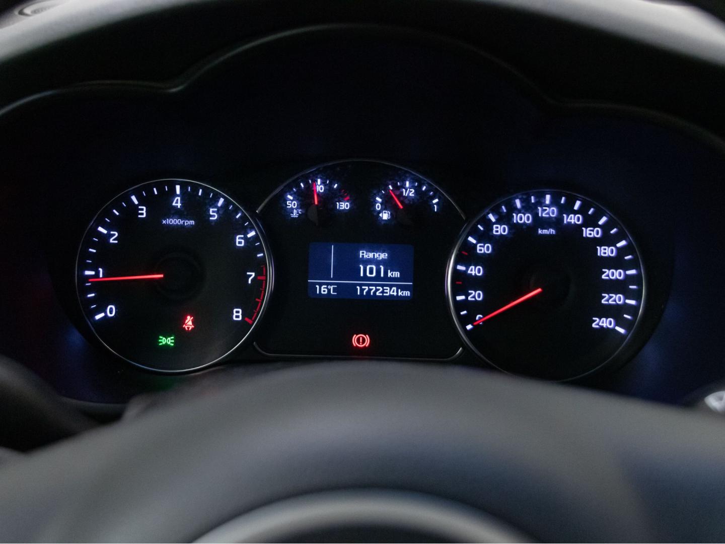 Kia Carens 1.6 GDi 99kW (135CV) Concept