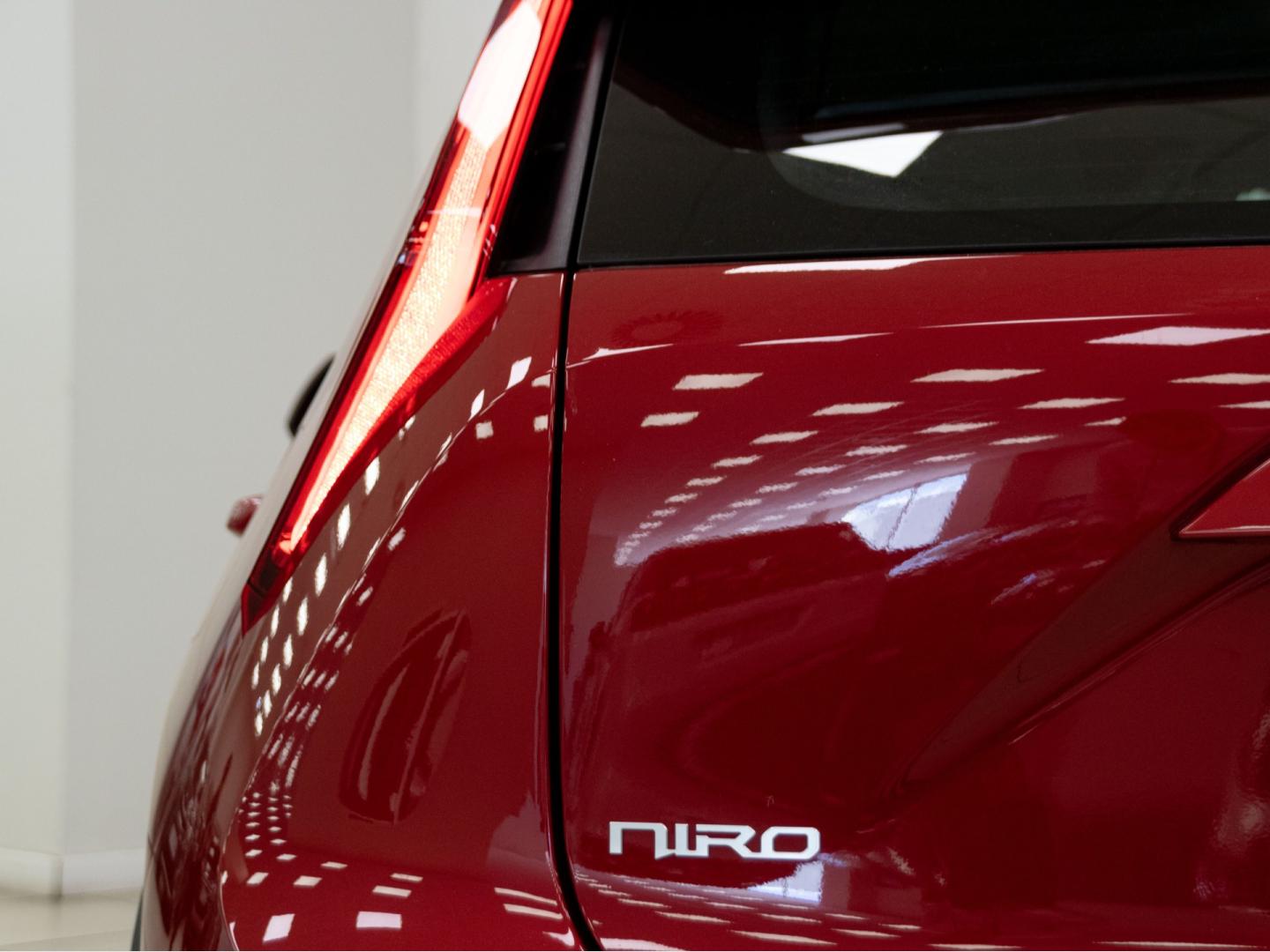 Kia Niro 1.6 GDi HEV 104kW (141CV) Concept