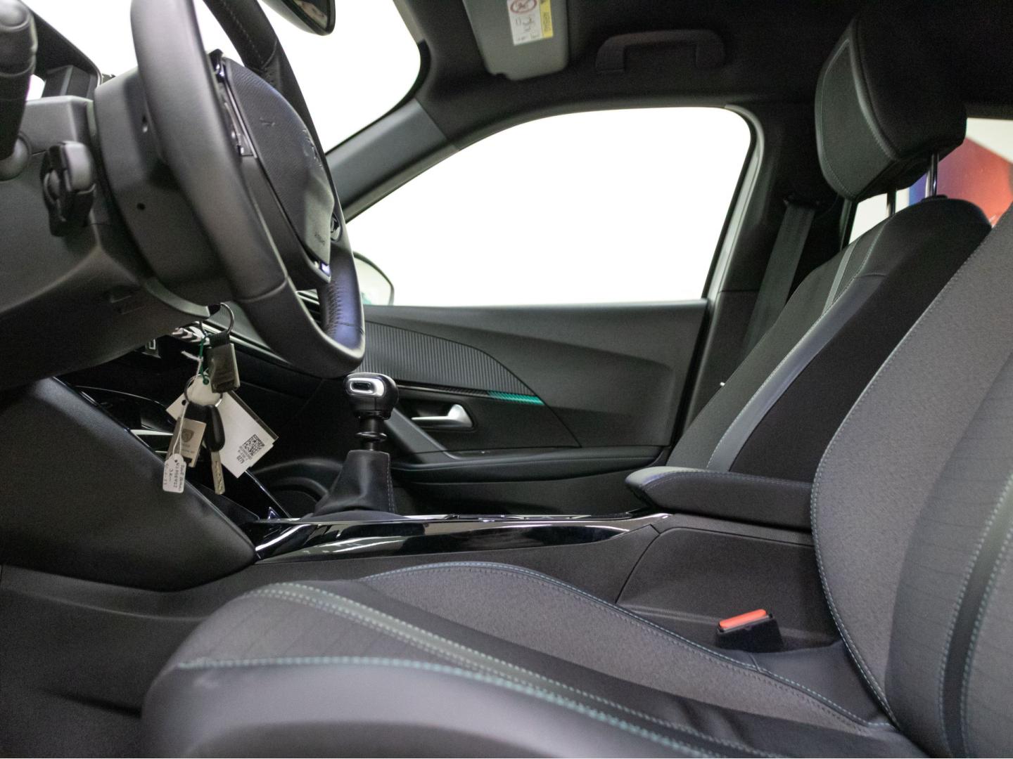 Peugeot 2008 Allure Puretech 100 S&S 6 Vel. MAN