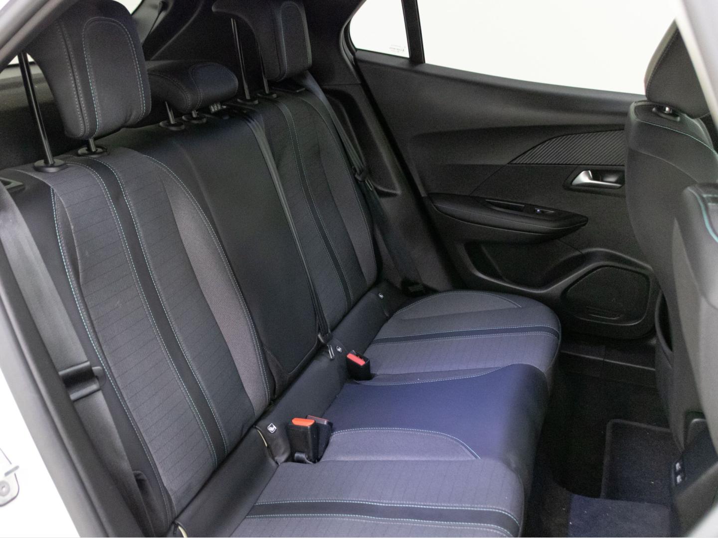 Peugeot 2008 Allure Puretech 100 S&S 6 Vel. MAN