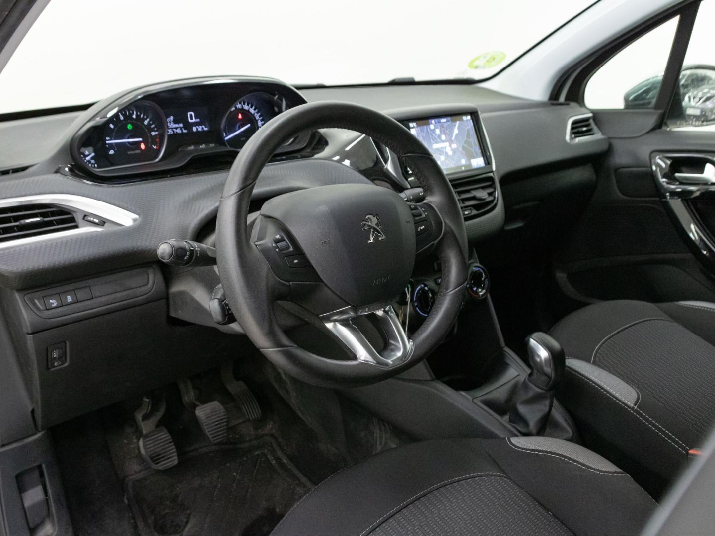 Peugeot 208 5P STYLE 1.2L PureTech 60KW (82CV)