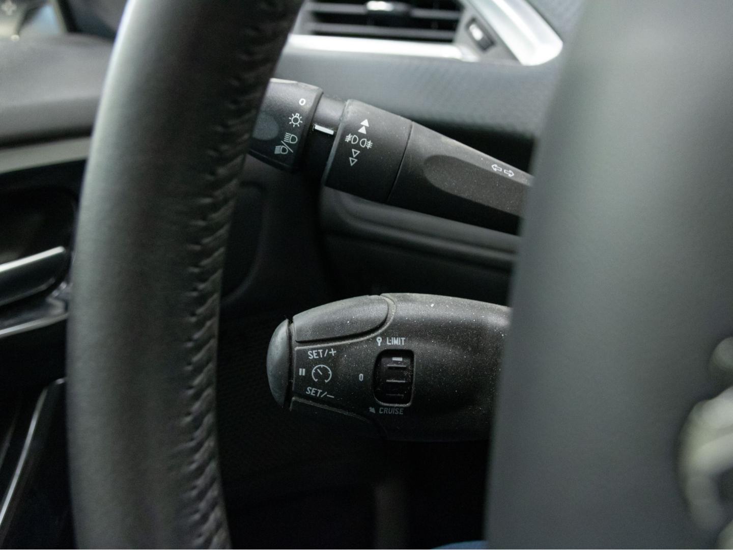 Peugeot 208 5P STYLE 1.2L PureTech 60KW (82CV)