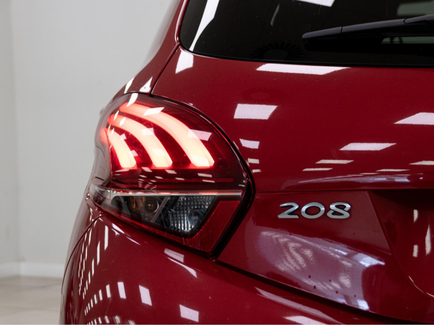 Peugeot 208 5P STYLE 1.2L PureTech 60KW (82CV)