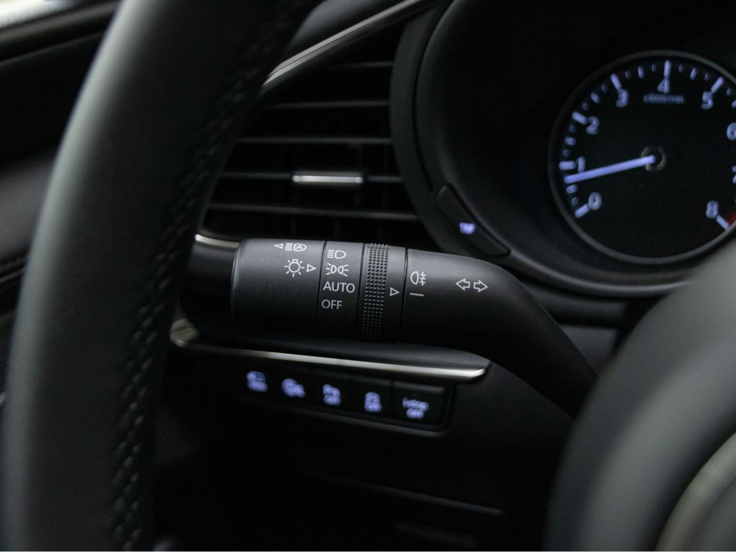 Mazda 3 e-SKYACTIV-G 90KW EXCLUSIVE-LINE