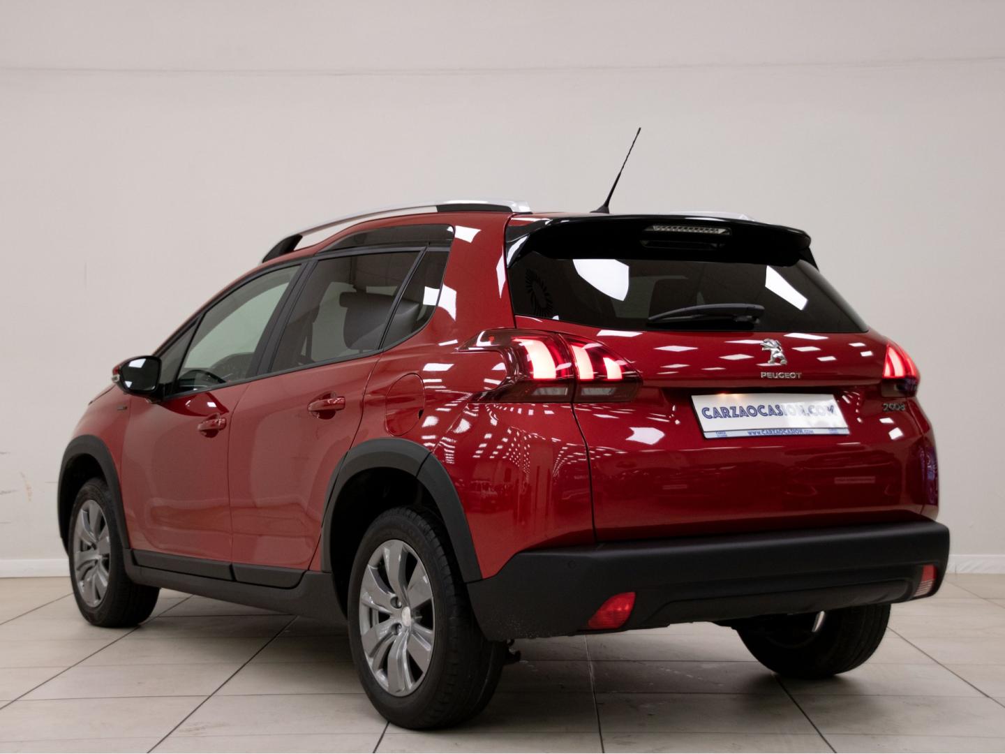 Peugeot 2008 Signature PureTech 110 S&S 6 Vel. MAN
