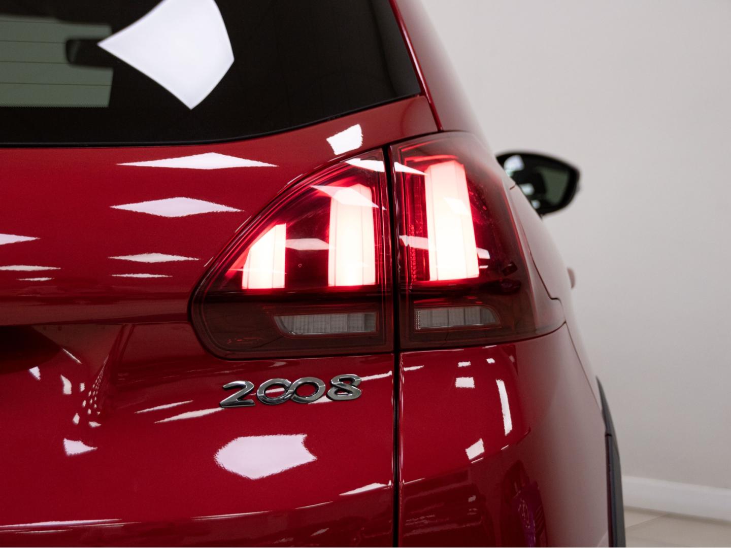 Peugeot 2008 Signature PureTech 110 S&S 6 Vel. MAN