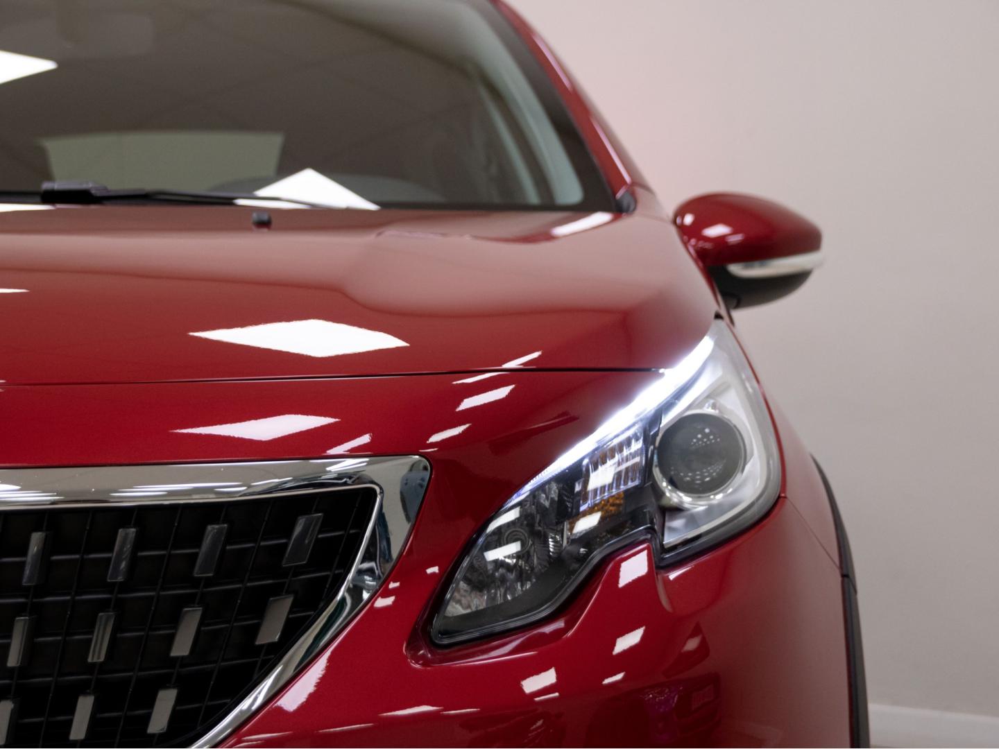 Peugeot 2008 Signature PureTech 110 S&S 6 Vel. MAN