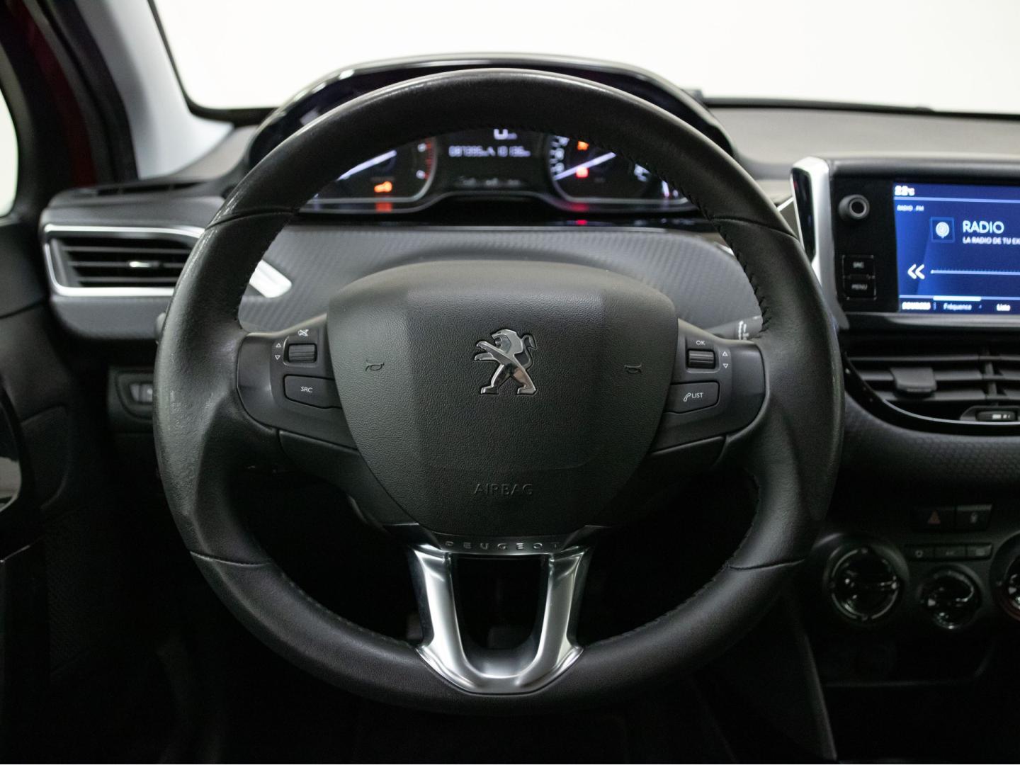 Peugeot 2008 Signature PureTech 110 S&S 6 Vel. MAN