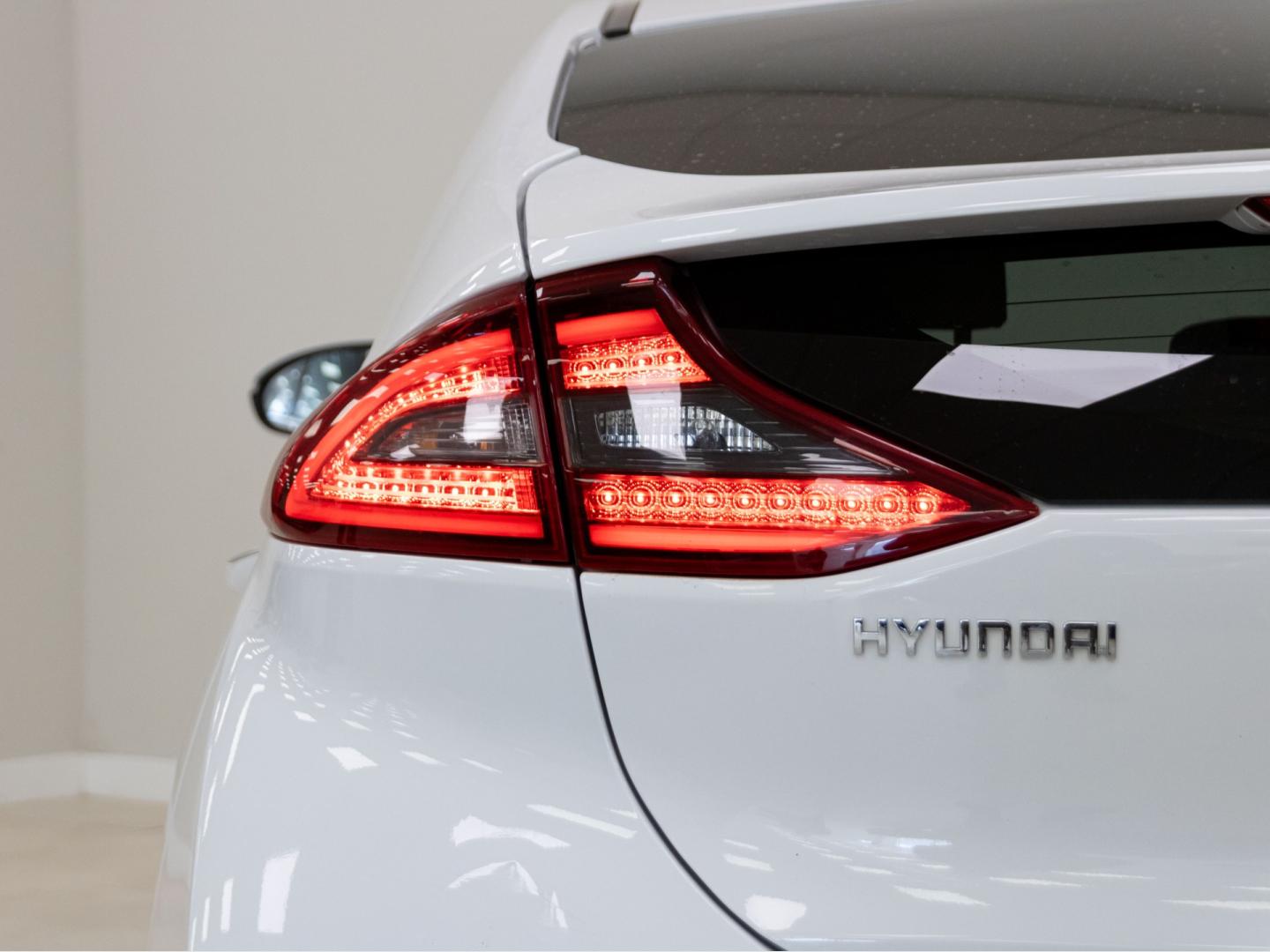 Hyundai IONIQ 1.6 GDI HEV Style DT