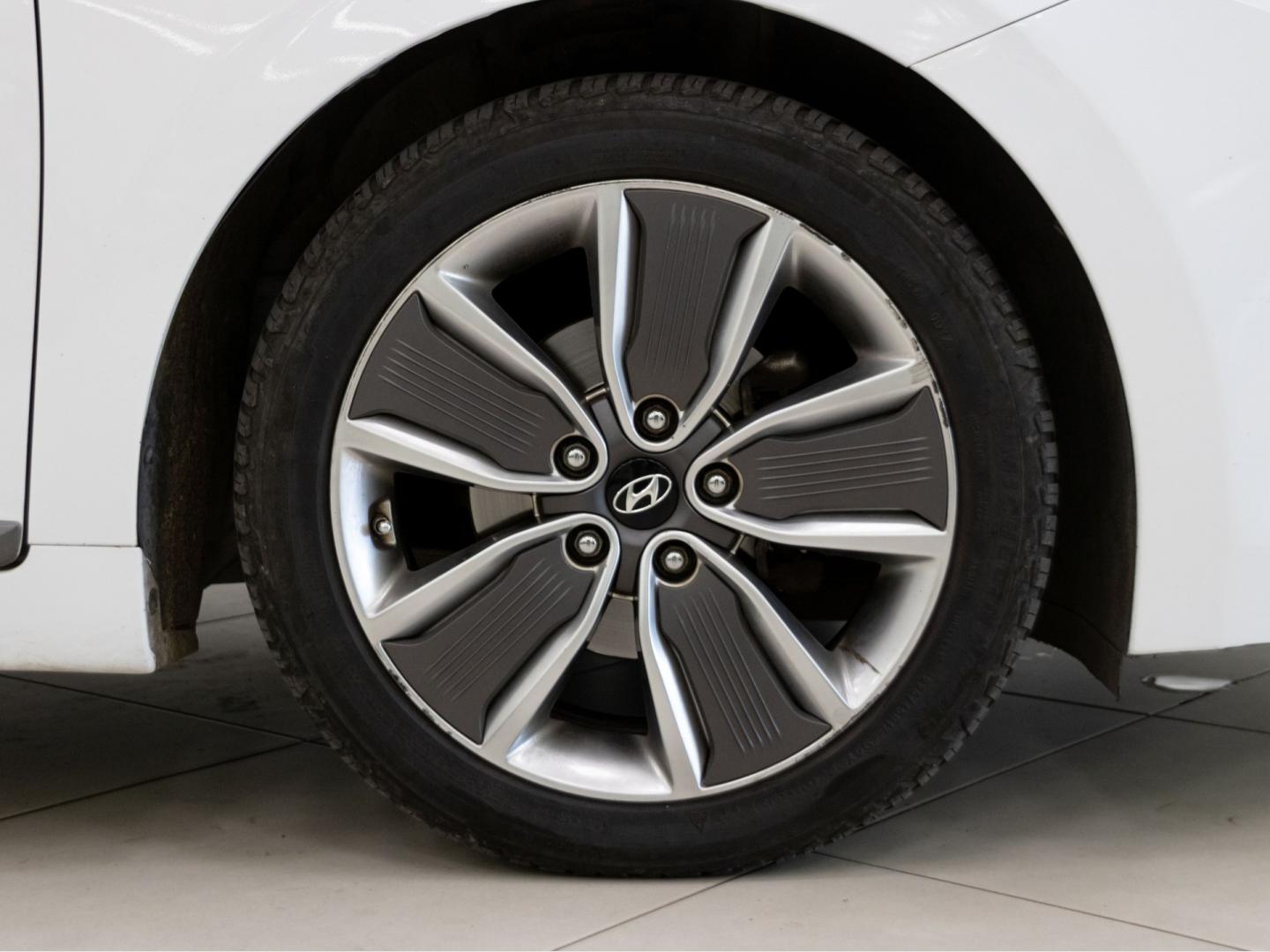 Hyundai IONIQ 1.6 GDI HEV Style DT
