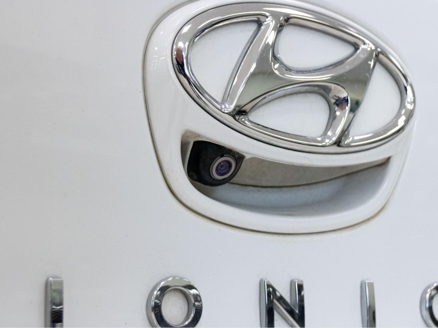 Hyundai IONIQ 1.6 GDI HEV Style DT