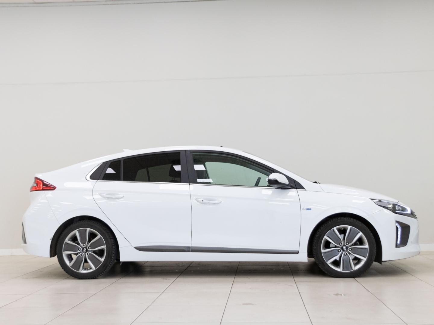 Hyundai IONIQ 1.6 GDI HEV Style DT