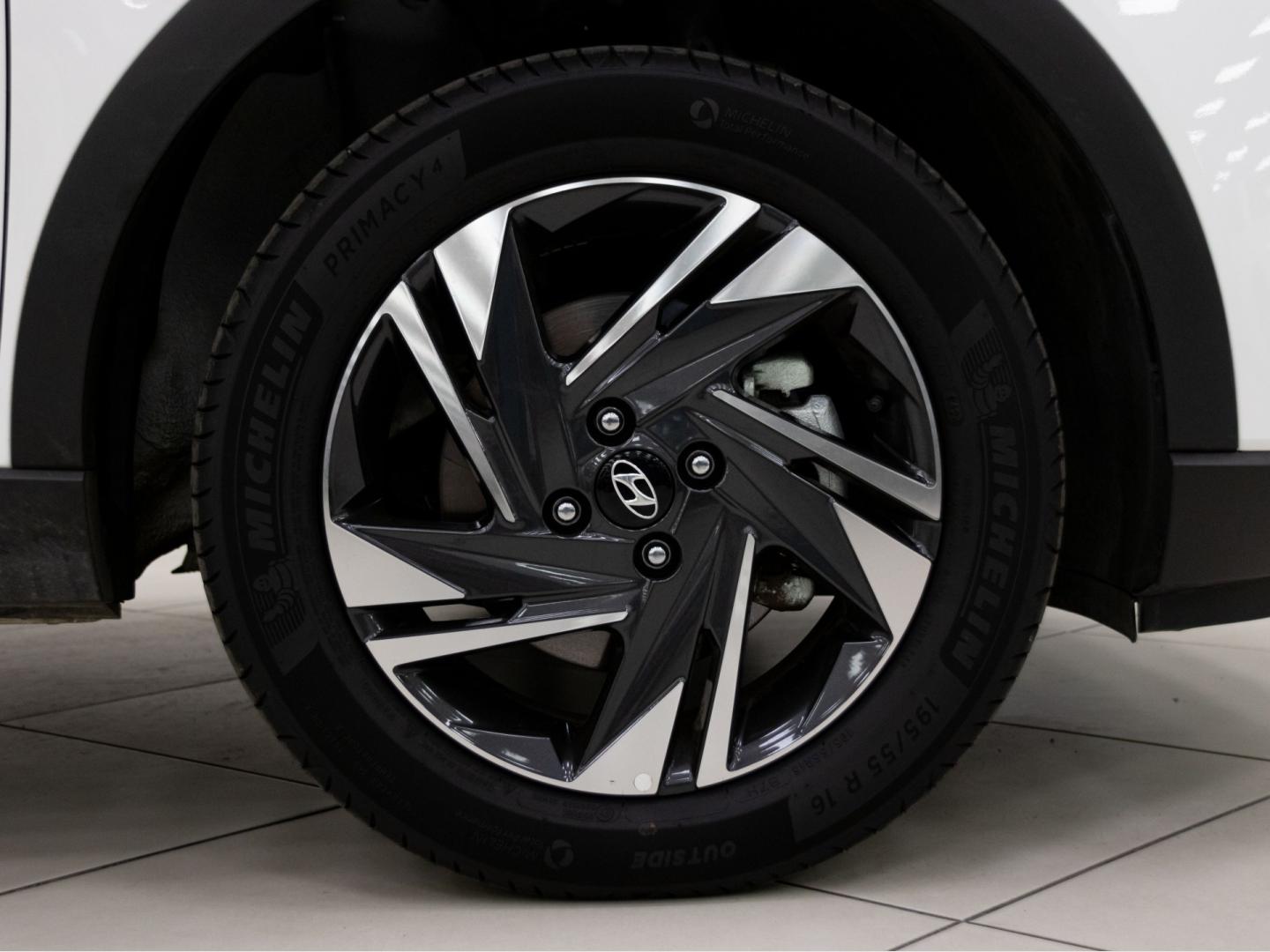 Hyundai Bayon 1.0 TGDI 74kW (100CV) 48V Maxx