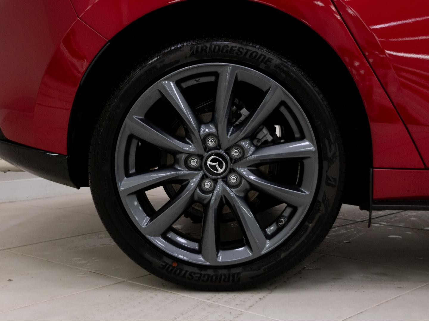 Mazda 3 2.5L e-SKYACTIV G MHEV 103kW (140CV) 6MT FWD Centre-line