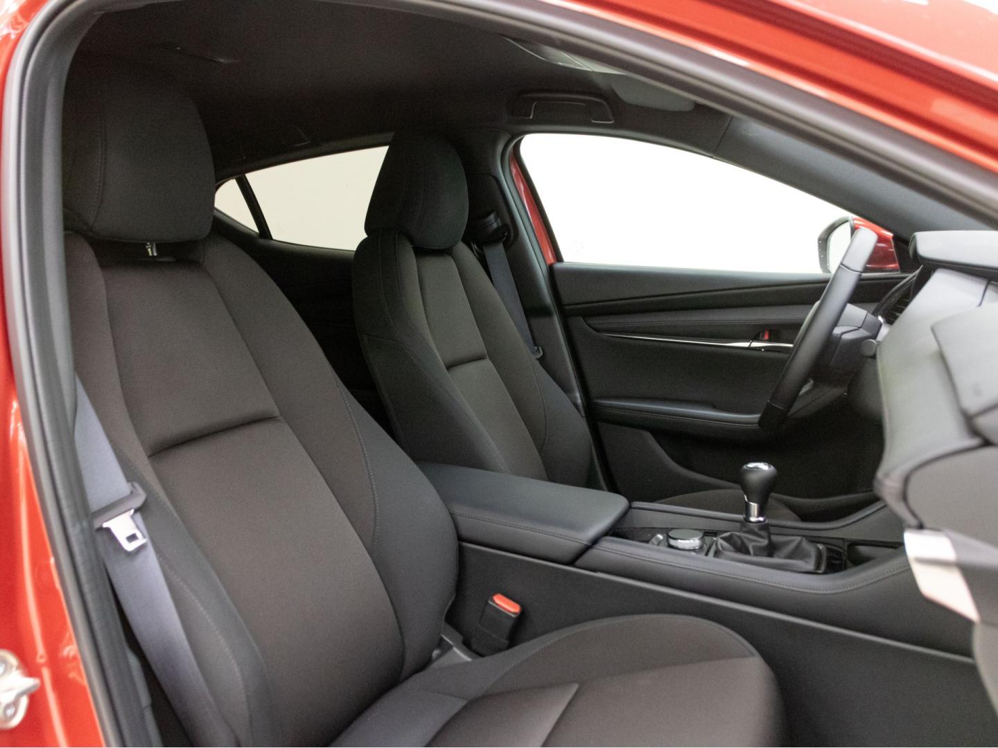 Mazda 3 2.5L e-SKYACTIV G MHEV 103kW (140CV) 6MT FWD Centre-line