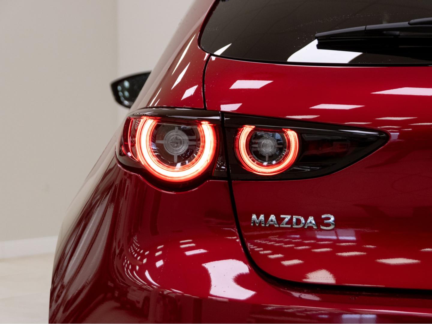 Mazda 3 2.5L e-SKYACTIV G MHEV 103kW (140CV) 6MT FWD Centre-line