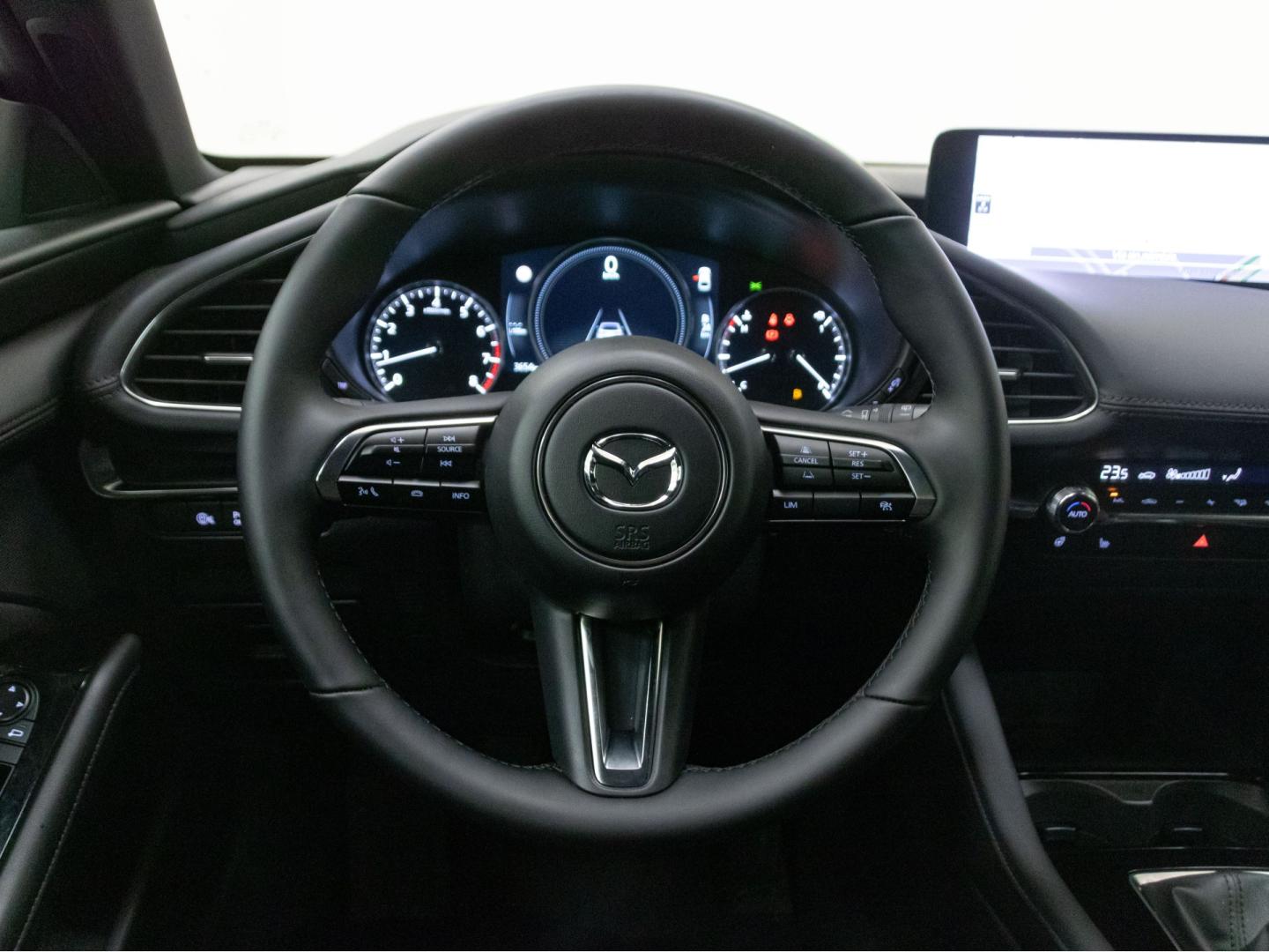 Mazda 3 2.5L e-SKYACTIV G MHEV 103kW (140CV) 6MT FWD Centre-line